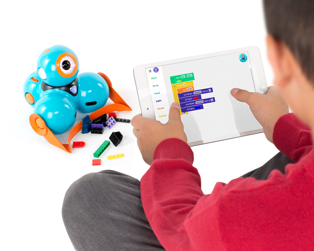 Cue Dash Dot Wonder Workshop spielerisch programmieren